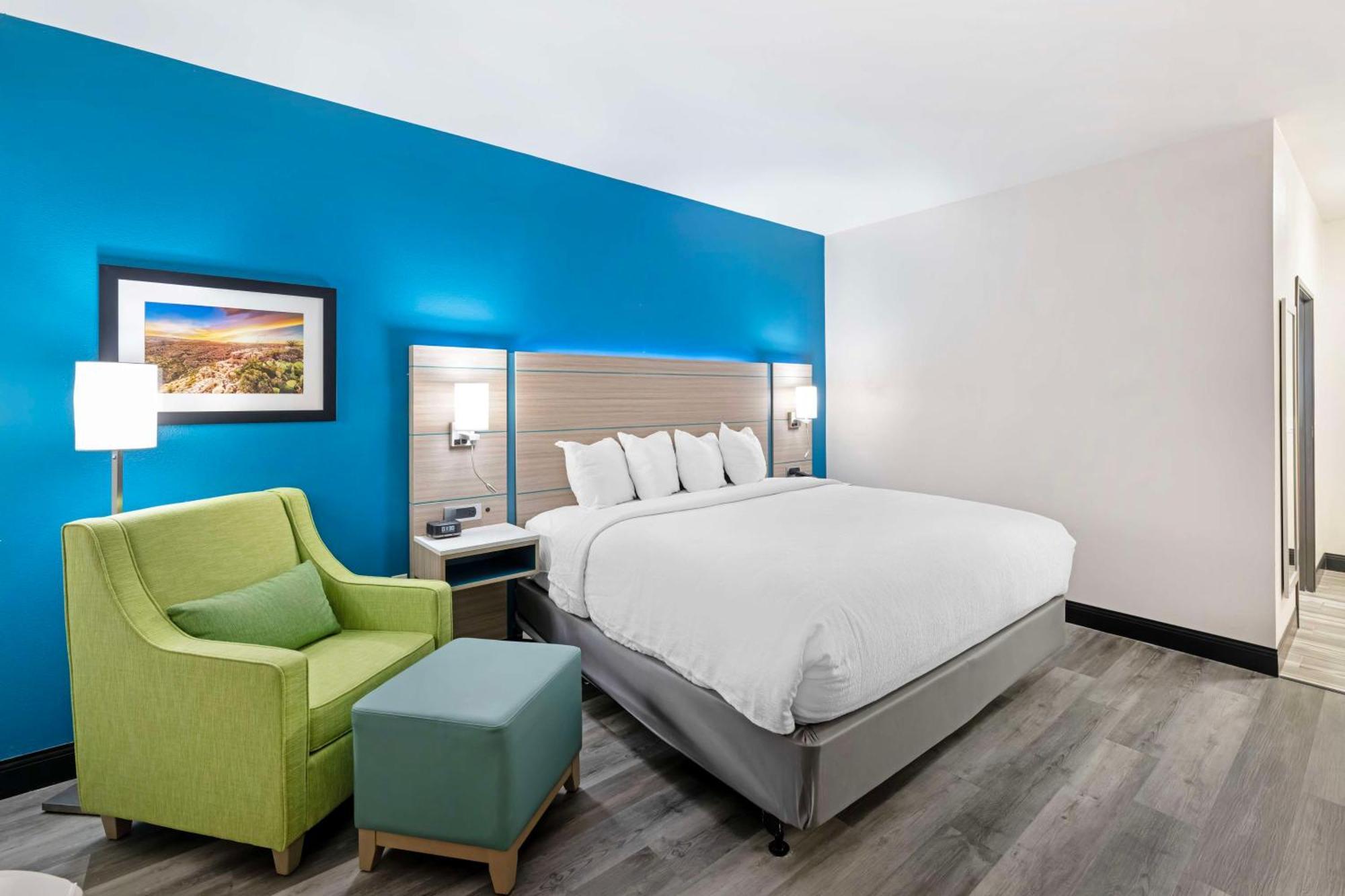 Western Executive Residency Hotel 3*