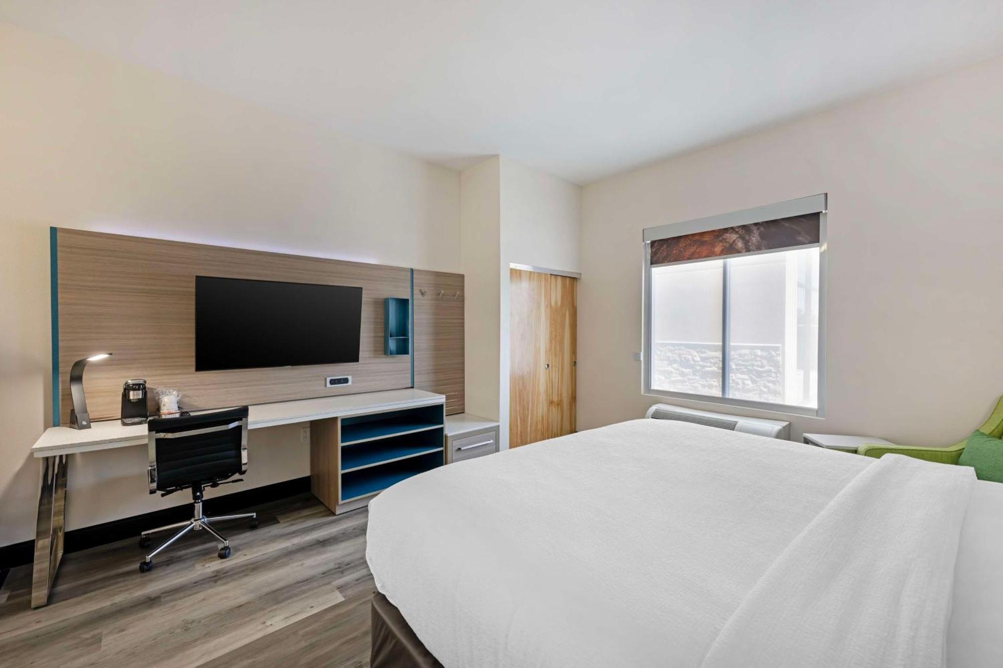 Western Executive Residency Hotel 3*